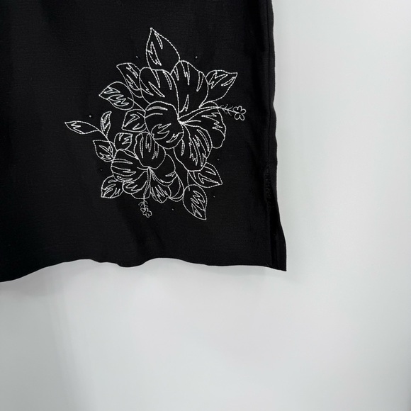 ISLANDER Linen Blend Ladies Hawaiian Floral Black Beaded Shirt Size 3X Button Up - Picture 5 of 10